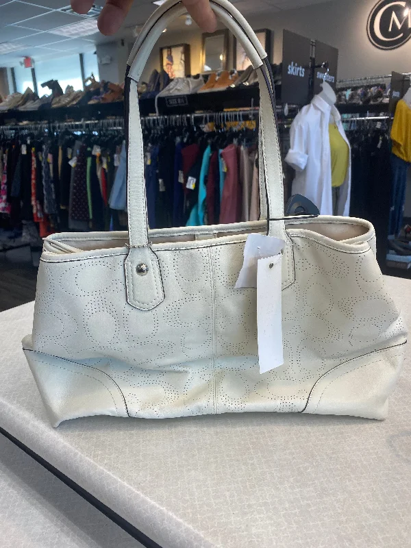 Handbag Designer By Coach  Size: Large