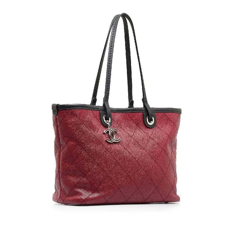 Chanel Wild Stitch On the Road Tote (SHG-c6d9qt)